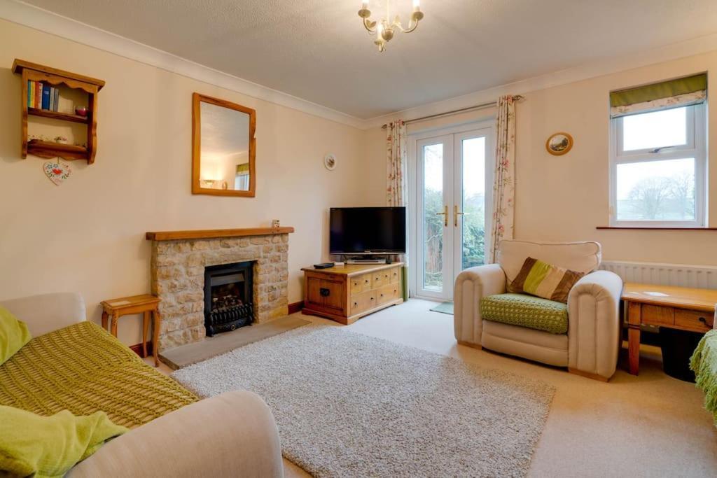 Barley Cottage Whittington  Экстерьер фото