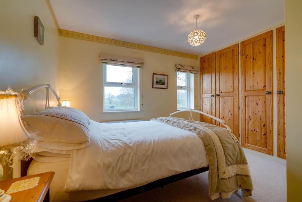 Barley Cottage Whittington  Экстерьер фото