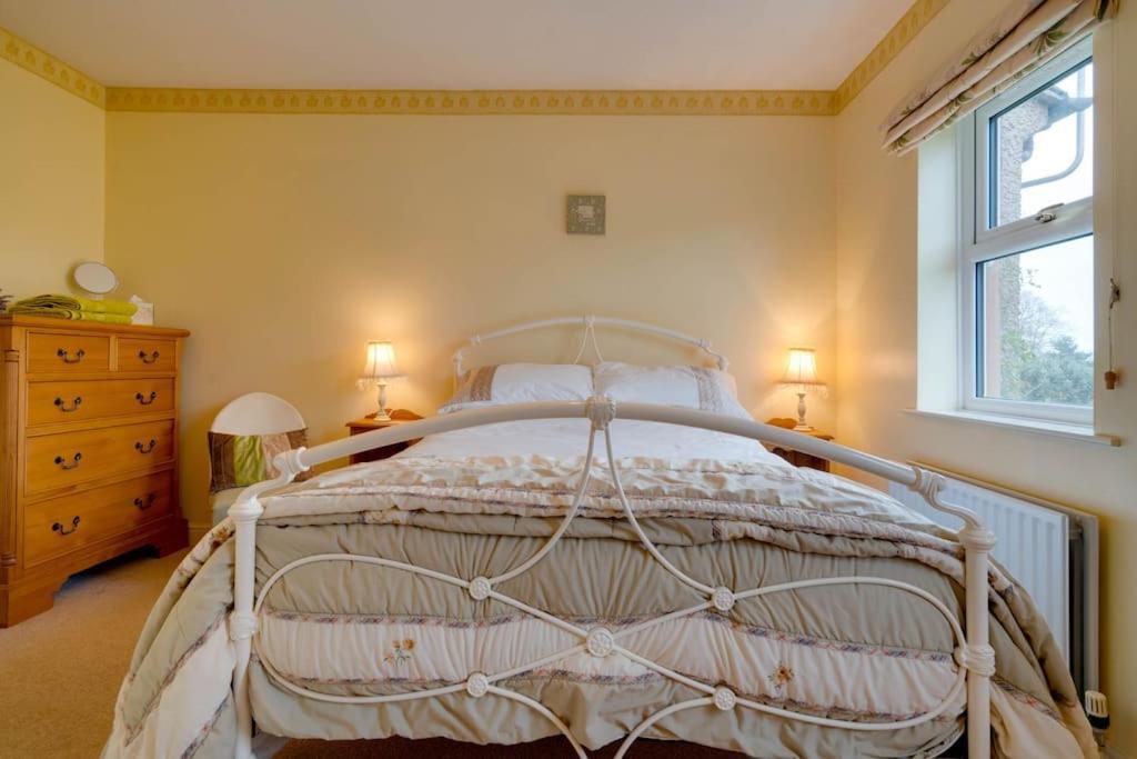 Barley Cottage Whittington  Экстерьер фото
